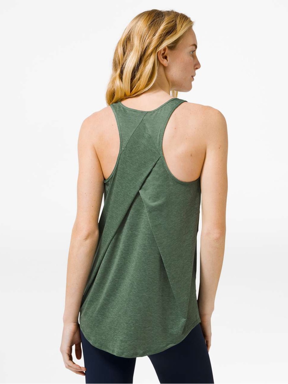 Lululemon Essential Tank Pleated Algae Green Sz 6 Lightweight Silky Soft Yoga